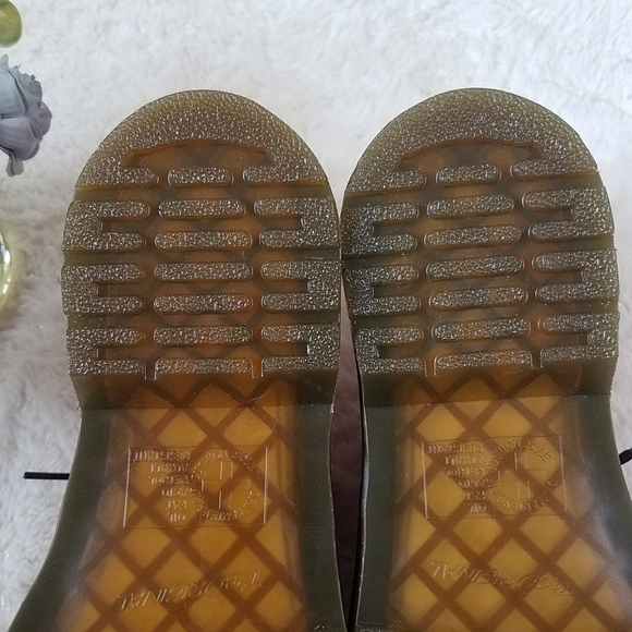 Dr. Martens Smooth Leather Oxfords in Thrift Pink main image 3